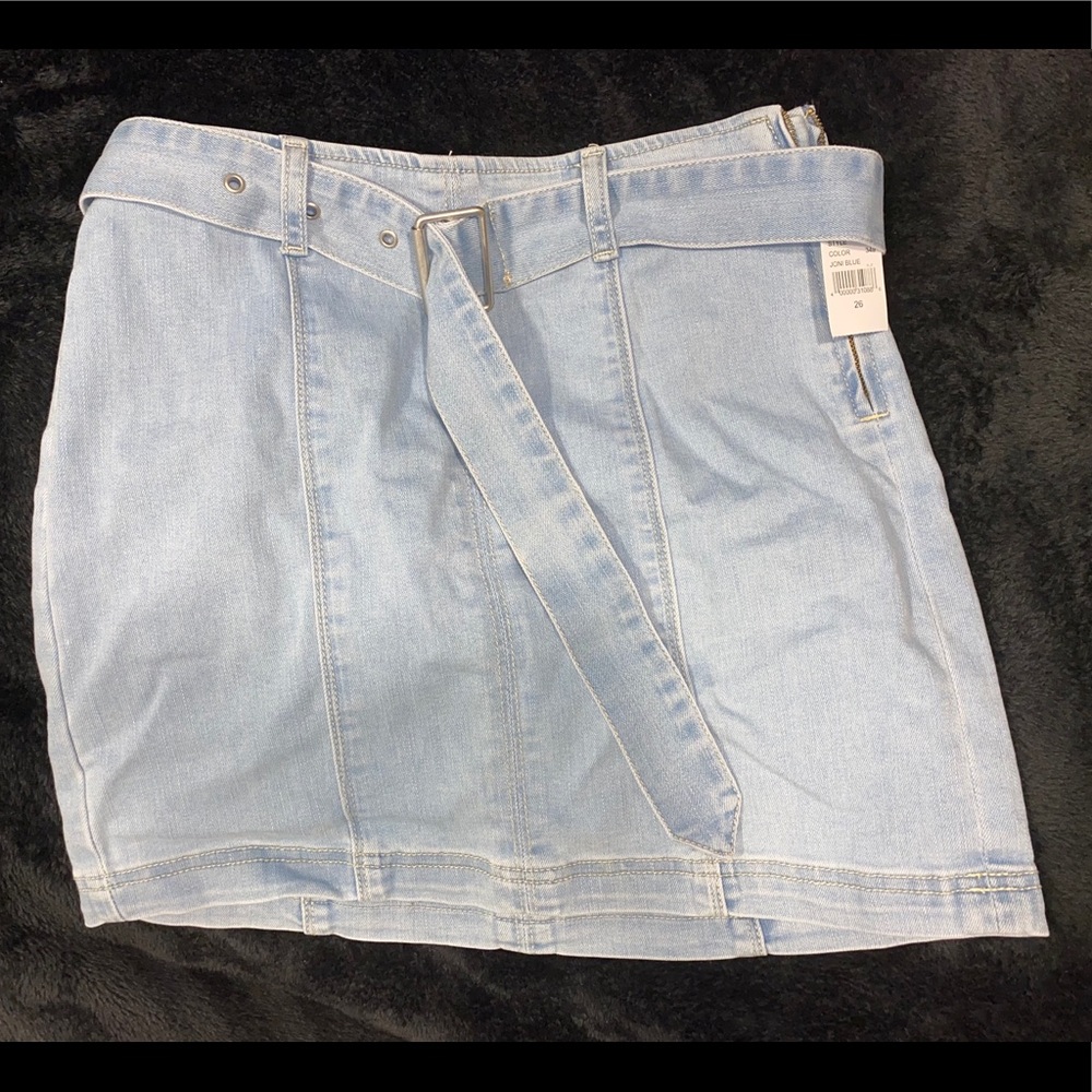 Belted jean skirt